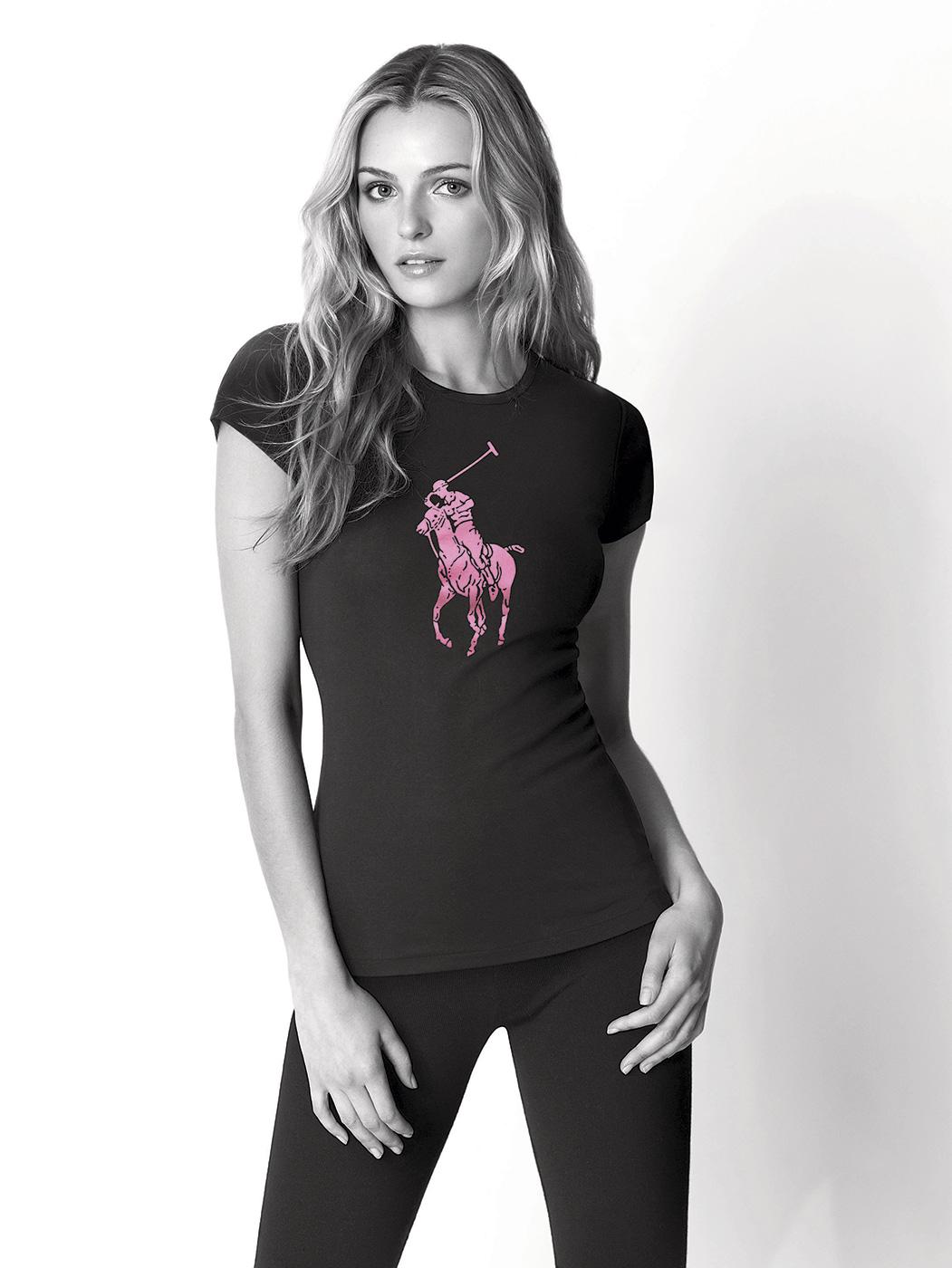  &#xAB; Le cancer du sein ne concerne pas seulement les femmes &#x2014; il nous affecte tous. Pink Pony repr&#xE9;sente notre contribution &#xE0; la lutte contre le cancer. &#xBB;
